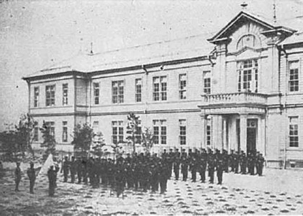 1910年 秋田鉱山専門学校設置（採鉱学科、冶金学科）