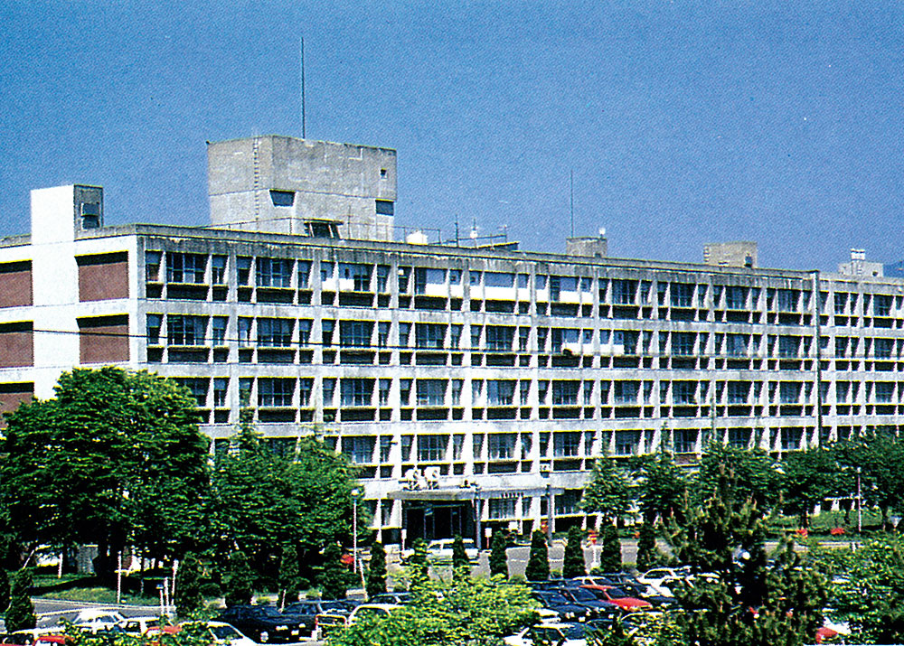 1990年 基礎医学研究棟